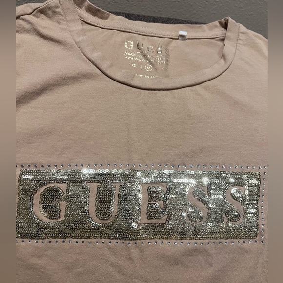 GUESS women’s /Juniors Tshirt. GUC. Size Medium - Picture 3 of 5